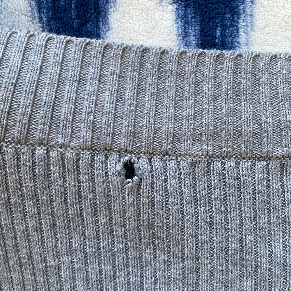 Brandy Melville Brett Turtleneck Sweater Top - Picture 7 of 8